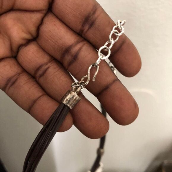 2000s y2k grunge whimsygoth engrave silver cross pendant necklace choker leather - Picture 4 of 4